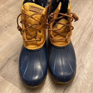 Sperry rain boots! Barely worn! Size 8.5!